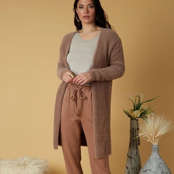 Scandal Italy Ella Soft Fuzzy Knit Loungewear Travel Cardigan Sweater OS NWT - Picture 2 of 8